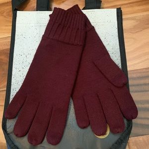 Lululemon tech and toasty knit gloves garnet red